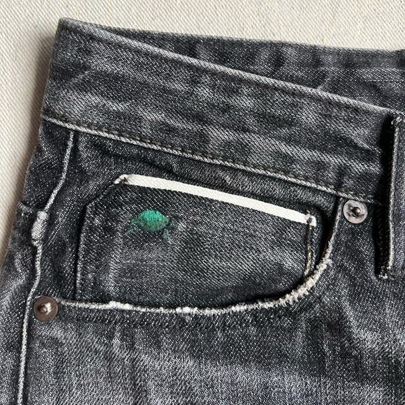 Distressed grey curved seam Tortoise jeans - Picture 3 of 7